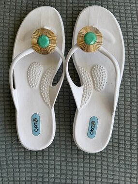 OKA b. White Beach Sandals